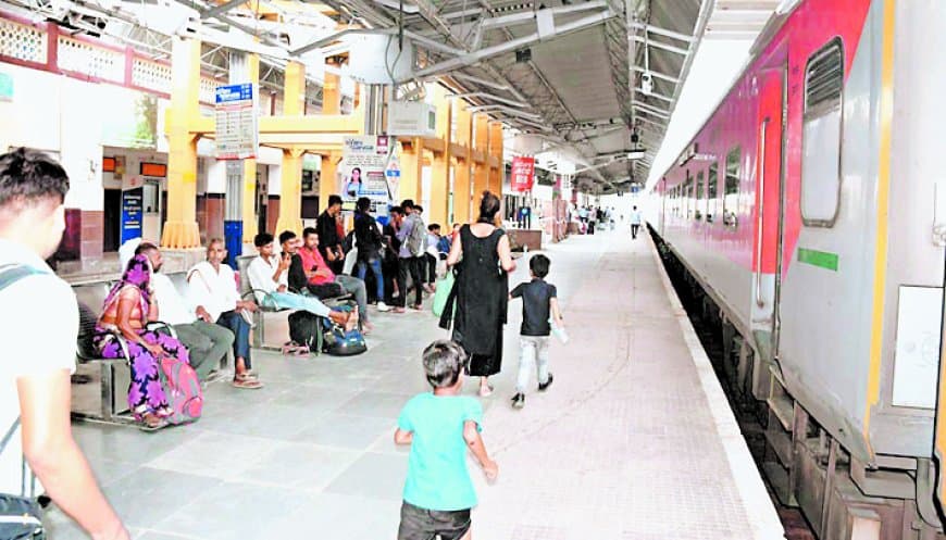 रीवा-इंदौर ट्रेन को निशातपुरा स्टॉपेज दिलाने फिर तेज हुई मांग, उपमुख्यमंत्री ने लिखा पत्र रीवा-इंदौर ट्रेन को निशातपुरा स्टॉपेज दिलाने फिर तेज हुई मांग, उपमुख्यमंत्री ने लिखा पत्र