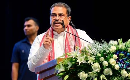 इस्तीफे पर दो सप्ताह बाद धर्मेंद्र प्रधान बोले- मेरे लिए पद महत्वपूर्ण नहीं, जेन जी को किया गया गुमराह इस्तीफे पर दो सप्ताह बाद धर्मेंद्र प्रधान बोले- मेरे लिए पद महत्वपूर्ण नहीं, जेन जी को किया गया गुमराह