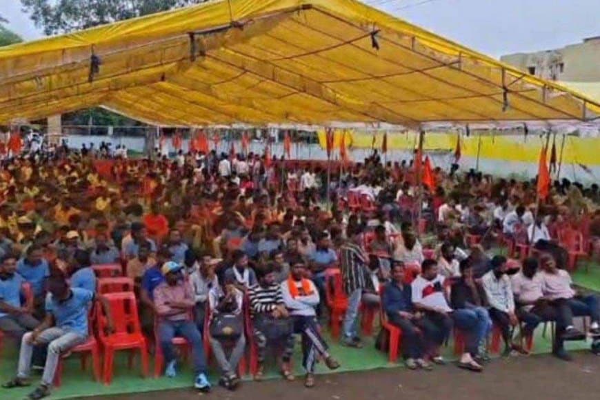 भोपाल: बिजली विभाग के आउटसोर्स कर्मचारियों का हल्लाबोल... संविदा दर्जे और 50 लाख के बीमा की मांग