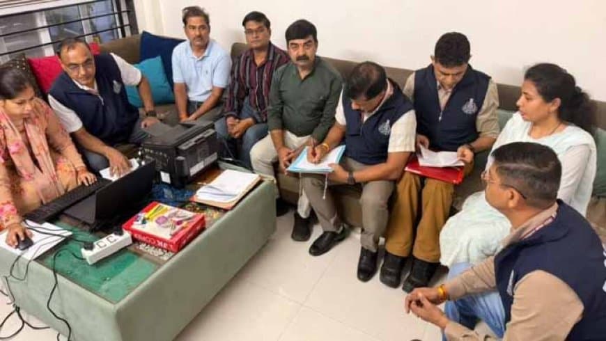 मध्यप्रदेश: इंदौर में मेडिकल कॉलेज के पूर्व स्टोर कीपर के घर छापा, आय से 110 प्रतिशत ज्याद संपत्ति मिली मध्यप्रदेश: इंदौर में मेडिकल कॉलेज के पूर्व स्टोर कीपर के घर छापा, आय से 110 प्रतिशत ज्याद संपत्ति मिली