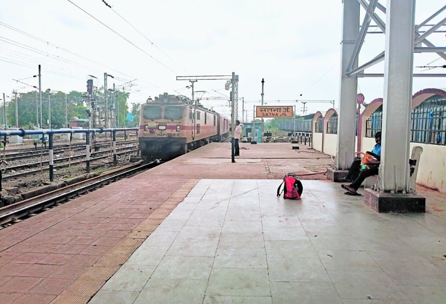 रक्षाबंधन भीड़ में रीवा-भोपाल स्पेशल ट्रेनें चलेंगी, सतना यात्रियों को बड़ी राहत मिलेगी अब रक्षाबंधन भीड़ में रीवा-भोपाल स्पेशल ट्रेनें चलेंगी, सतना यात्रियों को बड़ी राहत मिलेगी अब