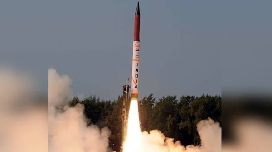 भारत ने किया अग्नि-4 मिसाइल, परमाणु हथियार ले जाने में सक्षम; चीन-पाकिस्तान की टेंशन बढ़ना तय भारत ने किया अग्नि-4 मिसाइल, परमाणु हथियार ले जाने में सक्षम; चीन-पाकिस्तान की टेंशन बढ़ना तय