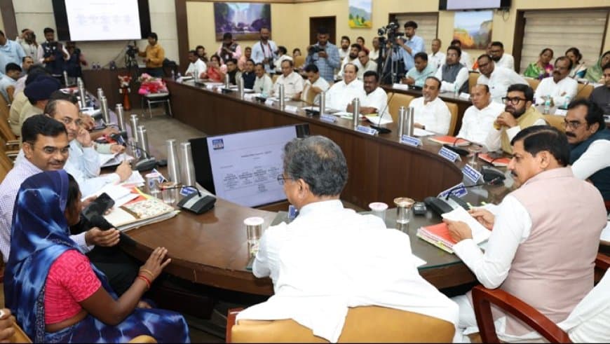 छिंदवाड़ा में की बड़ी कार्रवाई, सीएम हेल्पलाइन की अनदेखी पर CMHO, तहसीलदार और पटवारी सस्पेंड छिंदवाड़ा में की बड़ी कार्रवाई, सीएम हेल्पलाइन की अनदेखी पर CMHO, तहसीलदार और पटवारी सस्पेंड