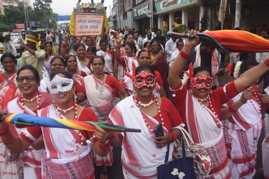 विश्व आदिवासी दिवस: भोपाल में उमंग सिंघार की हुंकार, आदिवासी कोड को लेकर सरकार पर दबाव विश्व आदिवासी दिवस: भोपाल में उमंग सिंघार की हुंकार, आदिवासी कोड को लेकर सरकार पर दबाव