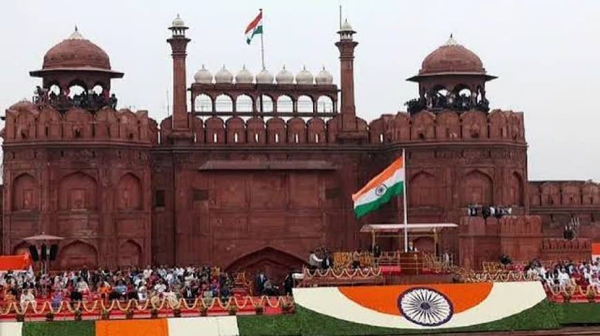 Vande Mataram History: राष्ट्रगीत वंदे मातरम् की 150वीं जयंती, जानें इसका इतिहास और रोचक तथ्य Vande Mataram History: राष्ट्रगीत वंदे मातरम् की 150वीं जयंती, जानें इसका इतिहास और रोचक तथ्य