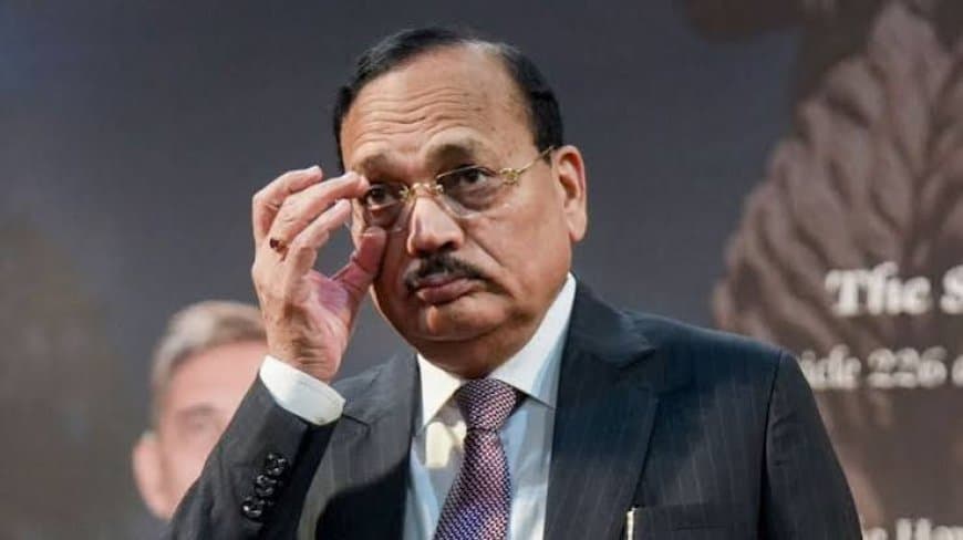NALSAR विवाद: सुप्रीम कोर्ट की BCI को फटकार, CJI सूर्यकांत ने कहा- छात्रों को विरोध का अधिकार NALSAR विवाद: सुप्रीम कोर्ट की BCI को फटकार, CJI सूर्यकांत ने कहा- छात्रों को विरोध का अधिकार
