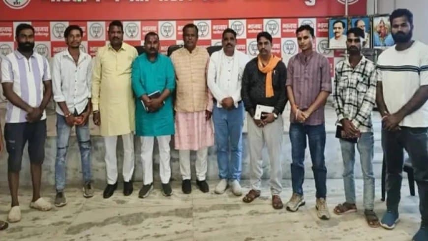 मध्यप्रदेश में बिना पूछे बना दिया भाजपा नेता! जब कांग्रेसी निकला ‘मंडल अध्यक्ष’ तो उड़े आलाकमान के होश मध्यप्रदेश में बिना पूछे बना दिया भाजपा नेता! जब कांग्रेसी निकला ‘मंडल अध्यक्ष’ तो उड़े आलाकमान के होश