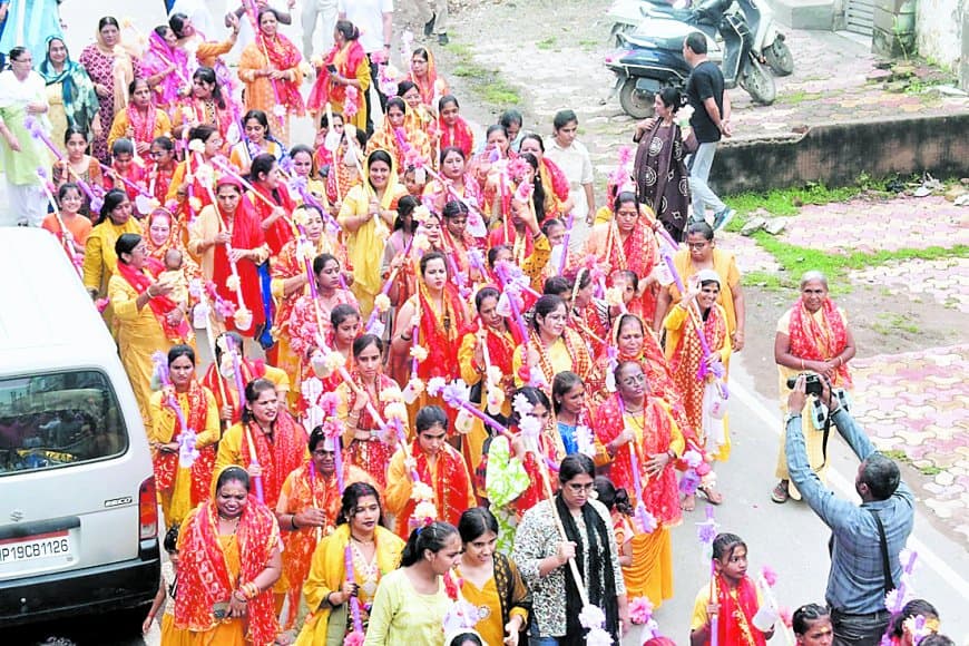 सतना में शिवभक्ति का उमड़ा सैलाब, कांवड़ यात्रा में गूंजे हर-हर महादेव के जयघोष सतना में शिवभक्ति का उमड़ा सैलाब, कांवड़ यात्रा में गूंजे हर-हर महादेव के जयघोष