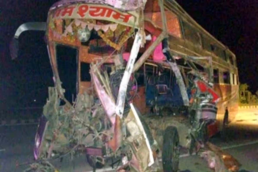 तेलंगाना में भीषण हादसा: बस और ट्रक की टक्कर, छह की मौत... मृतकों में सभी महिलाएं, 12 घायल तेलंगाना में भीषण हादसा: बस और ट्रक की टक्कर, छह की मौत... मृतकों में सभी महिलाएं, 12 घायल