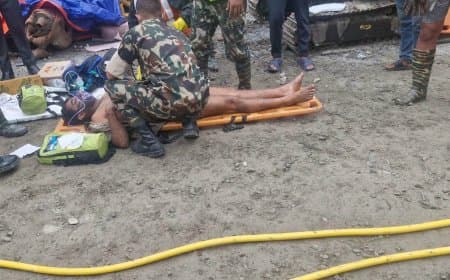 नेपाल: लापता भारतीयों का भारत कराएगा डीएनए, 9 दिन बाद सुरंग से आई आवाज, मलबे से निकलीं दो जिंदगी नेपाल: लापता भारतीयों का भारत कराएगा डीएनए, 9 दिन बाद सुरंग से आई आवाज, मलबे से निकलीं दो जिंदगी