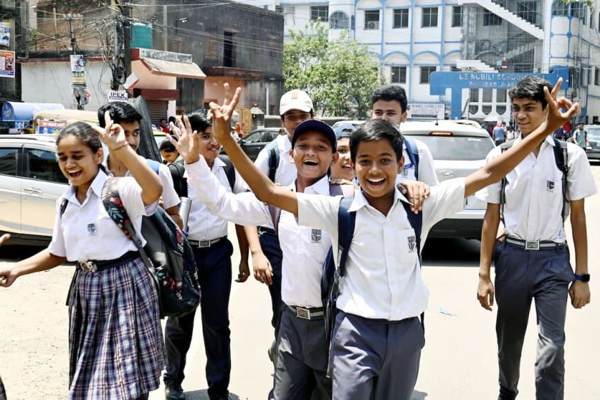 स्कूलों में छुट्टियों की भरमार: अक्टूबर में गांधी जयंती से दशहरा तक मिलेगा लंबा अवकाश, देखें राज्यवार ब्योरा