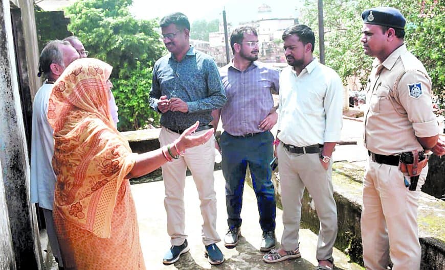 चित्रकूट में मंदाकिनी का जलस्तर घटा, राहत और सफाई अभियान तेज, 3074 परिवारों को आर्थिक मदद चित्रकूट में मंदाकिनी का जलस्तर घटा, राहत और सफाई अभियान तेज, 3074 परिवारों को आर्थिक मदद