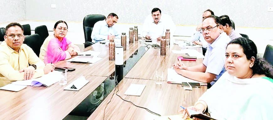 रीवा संभाग में पांच साल पुराने राजस्व प्रकरण निपटाएं, हाईरिस्क गर्भवतियों की अनदेखी पर होगी कार्रवाई रीवा संभाग में पांच साल पुराने राजस्व प्रकरण निपटाएं, हाईरिस्क गर्भवतियों की अनदेखी पर होगी कार्रवाई