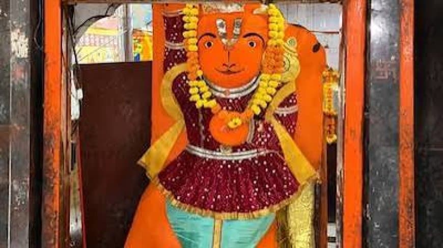उज्जैन खड़े हनुमान मंदिर विवाद: साध्वी हर्षानंद का अल्टीमेटम, सोशल मीडिया रील्स देख पहुंच रहे दूर-दूर से श्रद्धालु उज्जैन खड़े हनुमान मंदिर विवाद: साध्वी हर्षानंद का अल्टीमेटम, सोशल मीडिया रील्स देख पहुंच रहे दूर-दूर से श्रद्धालु