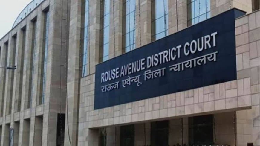 IRCTC Money Laundering Case: कोर्ट ने लालू, राबड़ी और तेजस्वी के खिलाफ चार्ज फ्रेम करने का आदेश दिया IRCTC Money Laundering Case: कोर्ट ने लालू, राबड़ी और तेजस्वी के खिलाफ चार्ज फ्रेम करने का आदेश दिया