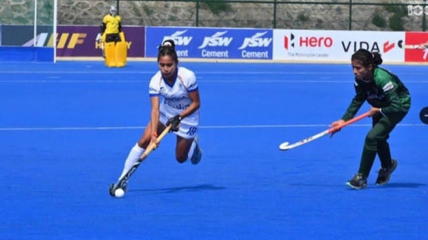 भारतीय जूनियर महिला हॉकी टीम ने रचा इतिहास, क्वार्टर फाइनल में पाकिस्तान को 19-0 से रौंदकर सेमीफाइनल में बनाई जगह भारतीय जूनियर महिला हॉकी टीम ने रचा इतिहास, क्वार्टर फाइनल में पाकिस्तान को 19-0 से रौंदकर सेमीफाइनल में बनाई जगह