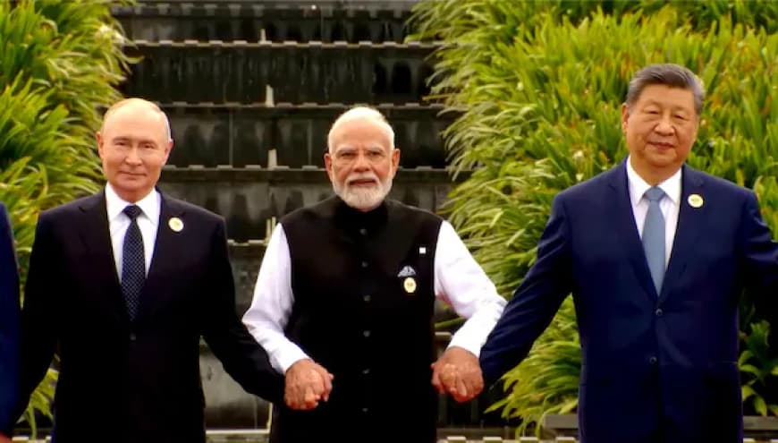 BRICS Summit 2026 : नई दिल्ली घोषणापत्र पर चर्चा, पीएम मोदी ने वैश्विक चुनौतियों से निपटने पर जोर दिया BRICS Summit 2026 : नई दिल्ली घोषणापत्र पर चर्चा, पीएम मोदी ने वैश्विक चुनौतियों से निपटने पर जोर दिया