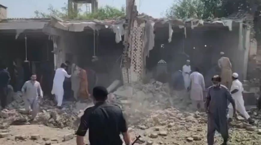 Pakistan Bomb Blast: खैबर पख्तूनख्वां में मस्जिद के पास भीषण धमाका, 15 की मौत, 30 घायल Pakistan Bomb Blast: खैबर पख्तूनख्वां में मस्जिद के पास भीषण धमाका, 15 की मौत, 30 घायल