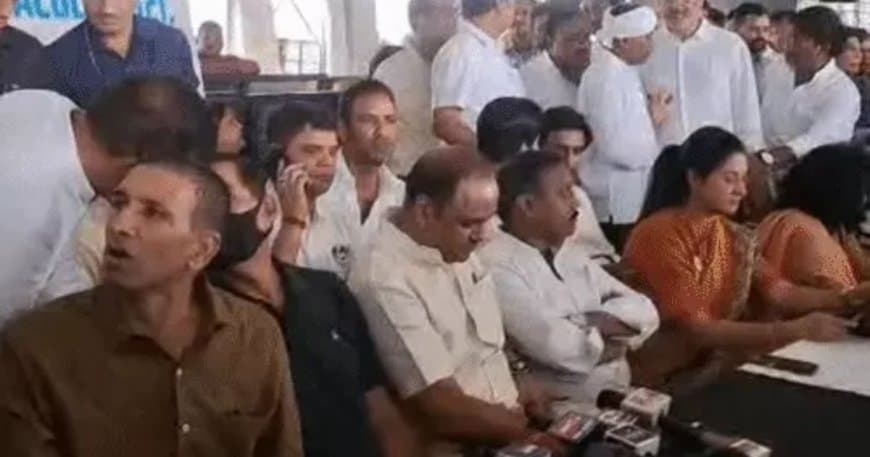 'छात्रों की गूंज' कार्यक्रम: राहुल गांधी के दौरे से पहले कांग्रेस ने शिक्षा और रोजगार पर सरकार को घेरा 'छात्रों की गूंज' कार्यक्रम: राहुल गांधी के दौरे से पहले कांग्रेस ने शिक्षा और रोजगार पर सरकार को घेरा