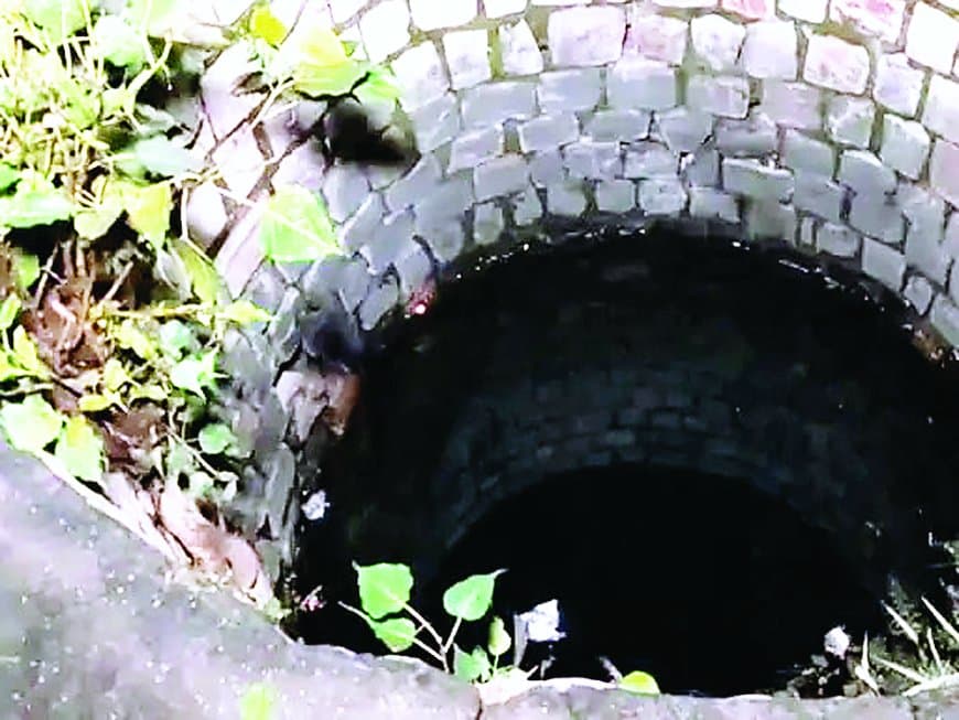 शराब विवाद में युवक को पीटकर कुएं में फेंका, मौत के बाद बिगौड़ी में तनाव शराब विवाद में युवक को पीटकर कुएं में फेंका, मौत के बाद बिगौड़ी में तनाव
