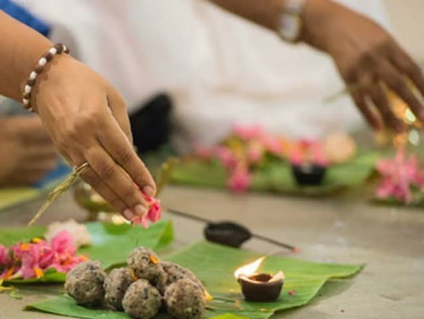 Pitru Paksha 2026 Date: 26 या 27 सितंबर, कब से शुरू है पितृ पक्ष? जानिए सही तारीख और पूर्णिमा श्राद्ध का नियम Pitru Paksha 2026 Date: 26 या 27 सितंबर, कब से शुरू है पितृ पक्ष? जानिए सही तारीख और पूर्णिमा श्राद्ध का नियम