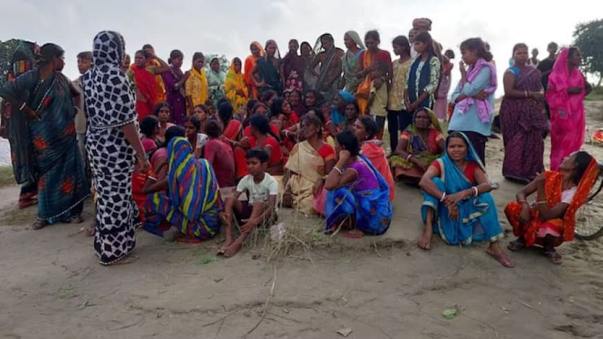 बिहार: पटना में कर्मा पूजा विसर्जन के दौरान गंगा में डूबे 11 लोग... एक की मौत, छह लापता और चार सुरक्षित बिहार: पटना में कर्मा पूजा विसर्जन के दौरान गंगा में डूबे 11 लोग... एक की मौत, छह लापता और चार सुरक्षित