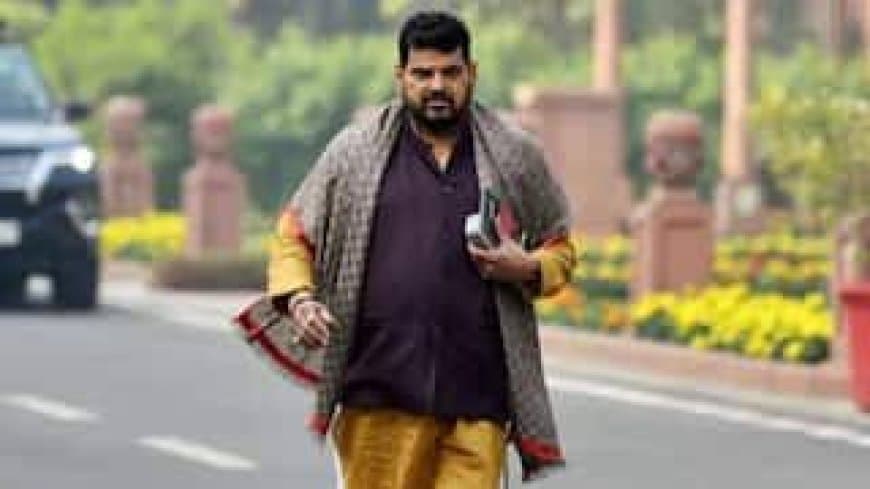 बृजभूषण शरण सिंह को बरी किए जाने के खिलाफ कोर्ट पहुंचीं महिला पहलवान, दिल्ली सेशन कोर्ट में चुनौती बृजभूषण शरण सिंह को बरी किए जाने के खिलाफ कोर्ट पहुंचीं महिला पहलवान, दिल्ली सेशन कोर्ट में चुनौती