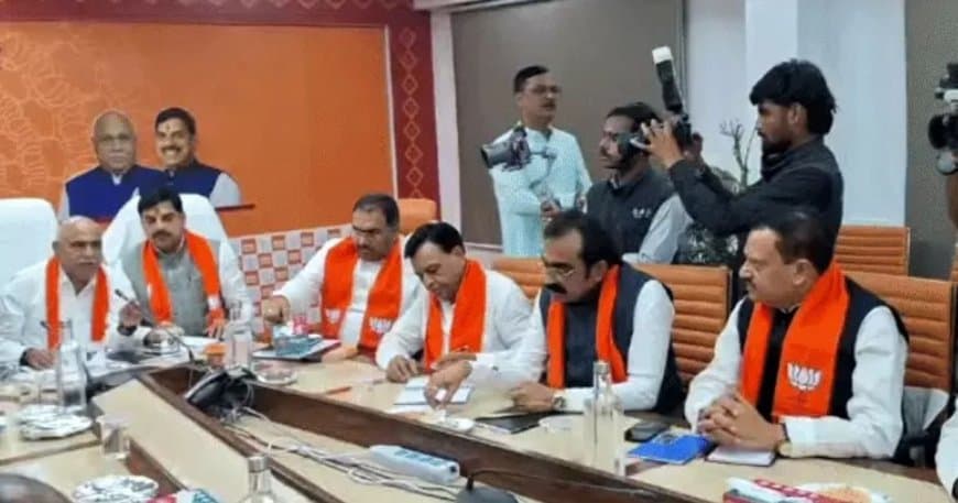 नए बीजेपी प्रभारी की क्लास... बताया अपने काम करने का तरीका, जानिए संगठन कैसे करेगा काम नए बीजेपी प्रभारी की क्लास... बताया अपने काम करने का तरीका, जानिए संगठन कैसे करेगा काम