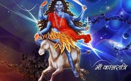 नवरात्रि के सातवें दिन किसकी पूजा होती है? जानें मां कालरात्रि की पूजा विधि, मंत्र और भोग नवरात्रि के सातवें दिन किसकी पूजा होती है? जानें मां कालरात्रि की पूजा विधि, मंत्र और भोग