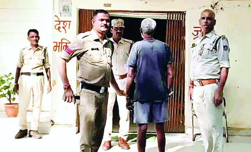 ऑपरेशन प्रहार 2.0 में मनगवां पुलिस की बड़ी कार्रवाई, दंपत्ति से गांजा और नकदी बरामद ऑपरेशन प्रहार 2.0 में मनगवां पुलिस की बड़ी कार्रवाई, दंपत्ति से गांजा और नकदी बरामद