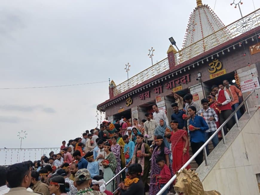 शक्ति की साधना का पर्व शारदीय नवरात्रि... मैहर से विंध्याचल तक गूंजे माता रानी के जयकारे शक्ति की साधना का पर्व शारदीय नवरात्रि... मैहर से विंध्याचल तक गूंजे माता रानी के जयकारे