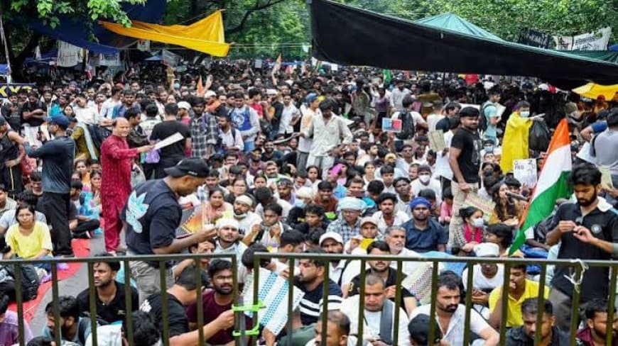 दिल्ली में विरोध प्रदर्शन पर बड़ा बदलाव: जंतर-मंतर हटाए जाने पर नेताओं की तीखी प्रतिक्रिया दिल्ली में विरोध प्रदर्शन पर बड़ा बदलाव: जंतर-मंतर हटाए जाने पर नेताओं की तीखी प्रतिक्रिया