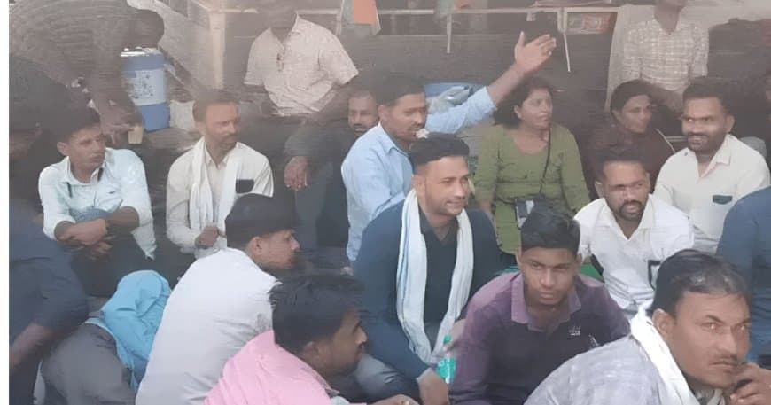 मध्य प्रदेश शिक्षक भर्ती वर्ग 2 और 3: पदवृद्धि की मांग को लेकर अभ्यर्थियों का उग्र प्रदर्शन, सीएम हाउस घेराव की कोशिश मध्य प्रदेश शिक्षक भर्ती वर्ग 2 और 3: पदवृद्धि की मांग को लेकर अभ्यर्थियों का उग्र प्रदर्शन, सीएम हाउस घेराव की कोशिश
