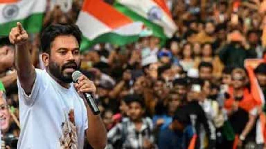 दिल्ली में कॉकरोच की तिरंगा रैली आज: धारा 163 लागू, फाउंडर अभिजीत दीपके ने जताई गिरफ्तारी की आशंका दिल्ली में कॉकरोच की तिरंगा रैली आज: धारा 163 लागू, फाउंडर अभिजीत दीपके ने जताई गिरफ्तारी की आशंका