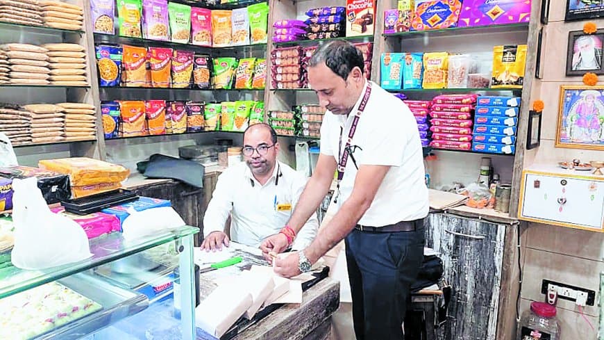 सतना में मदर डेयरी घी के बैच पर रोक, जांच में चार गुना ज्यादा मिला खतरनाक सीसा सतना में मदर डेयरी घी के बैच पर रोक, जांच में चार गुना ज्यादा मिला खतरनाक सीसा