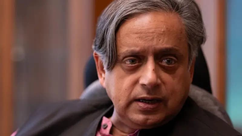 शशि थरूर का नाम विदेश जाने वाले दल में शामिल करने को लेकर विवाद क्यों? शशि थरूर का नाम विदेश जाने वाले दल में शामिल करने को लेकर विवाद क्यों?